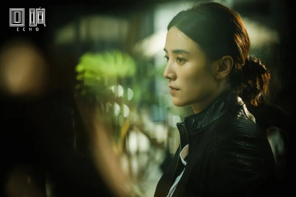 高定穿不完，封面上个遍……时尚圈为啥这么喜欢这位傻大姐？