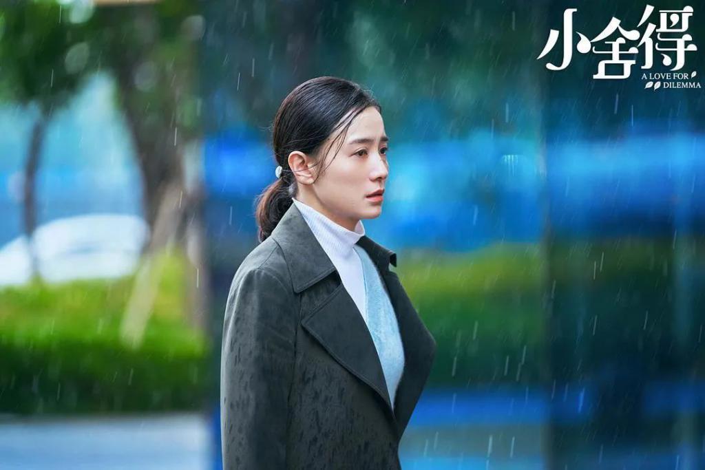 高定穿不完，封面上个遍……时尚圈为啥这么喜欢这位傻大姐？