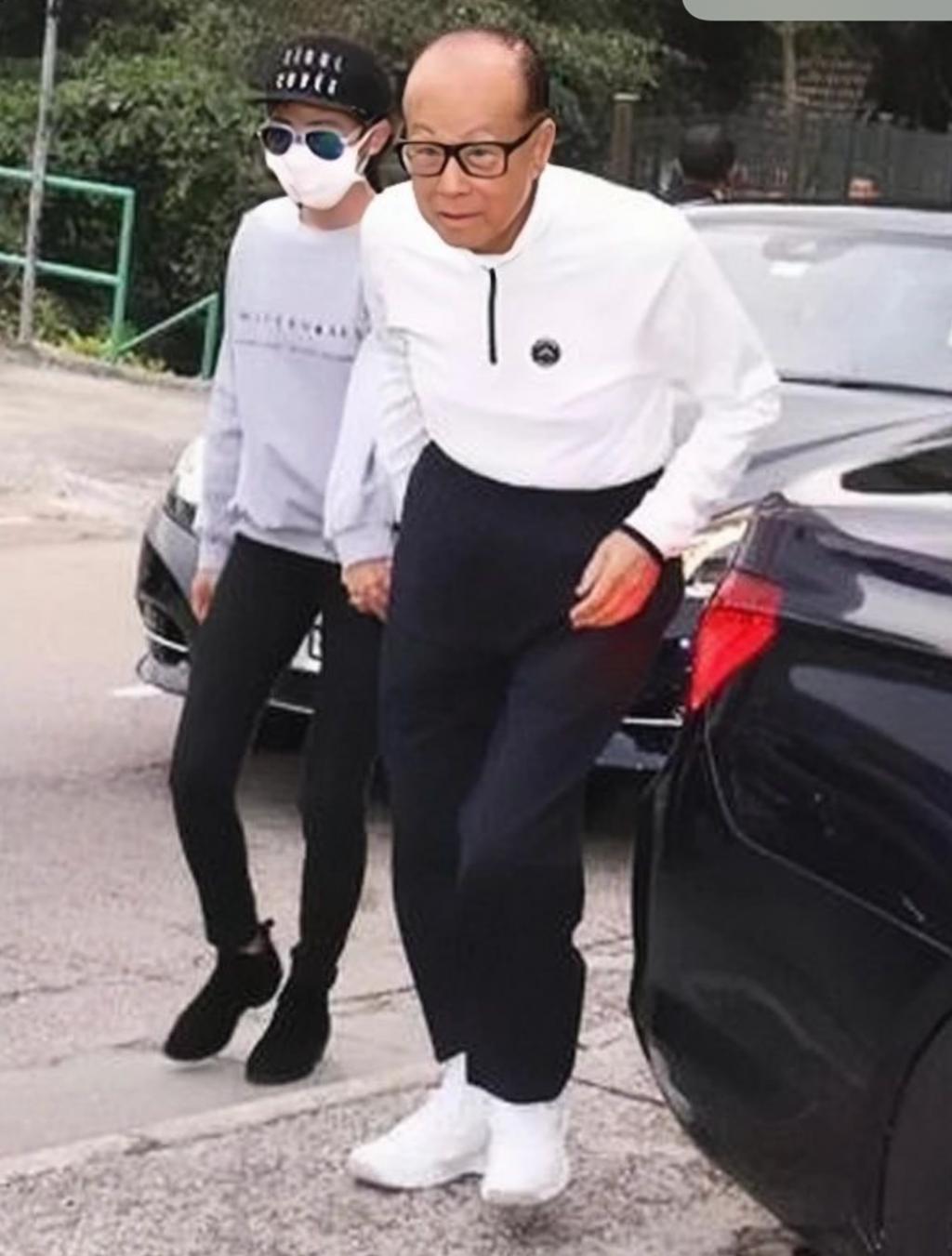 李嘉诚老去，豪门巨变