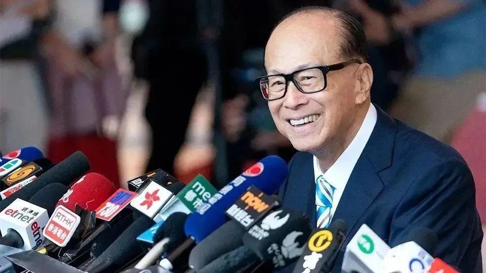 李嘉诚老去，豪门巨变