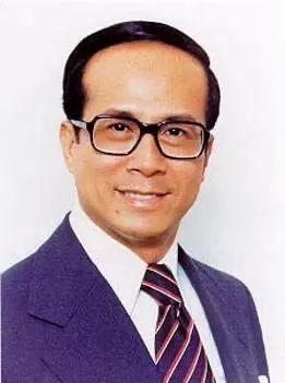 李嘉诚老去，豪门巨变