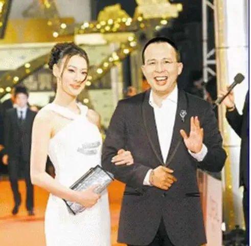 李嘉诚老去，豪门巨变