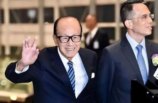 李嘉诚老去，豪门巨变