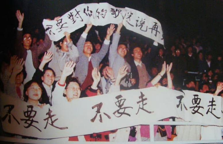 一把年纪，开始脱衣服？