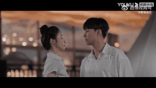 吻戏罗生门，他这到底算不算职场骚扰？