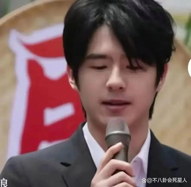 刘昊然周冬雨恋情曝光仅一年，活成了“相反”的样子