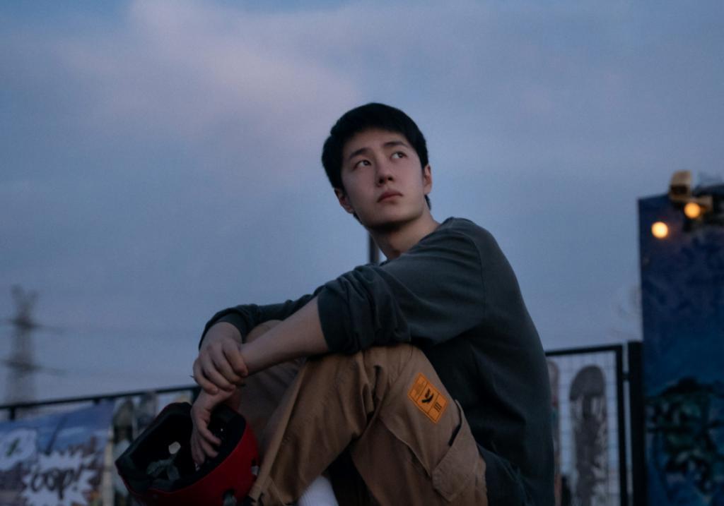 《孤注一掷》票房2天8亿！成暑期档黑马，《热烈》被淘汰出局