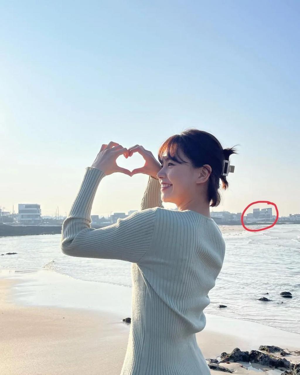 人气男团成员绯闻又增实锤证据？谈了三年还这么甜？