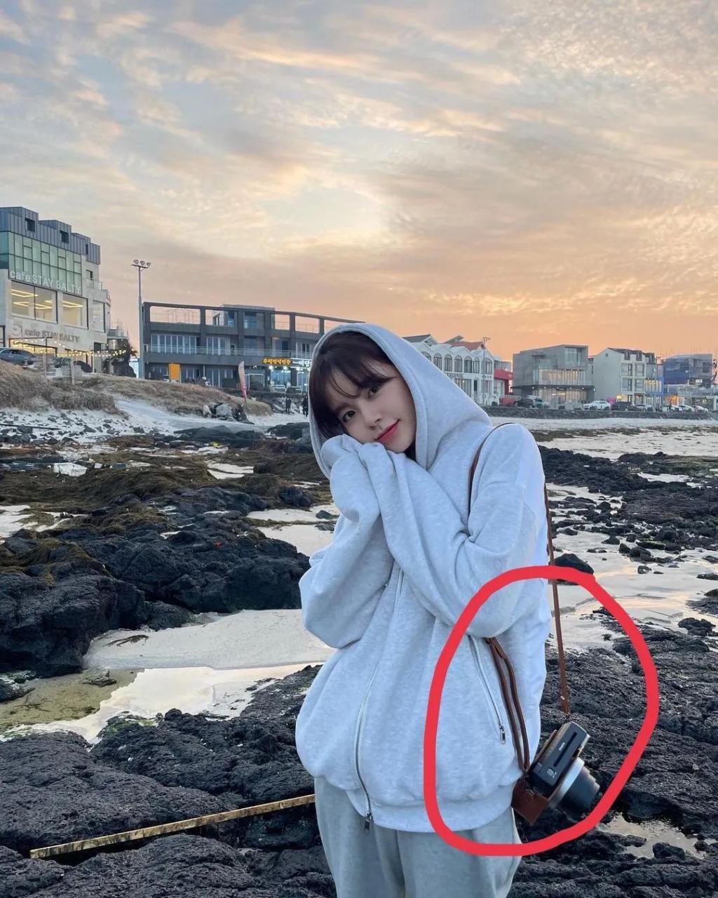 人气男团成员绯闻又增实锤证据？谈了三年还这么甜？