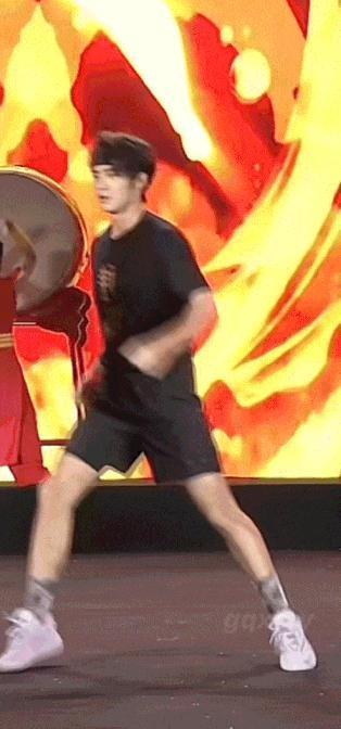 这算哪门子塌房啊……