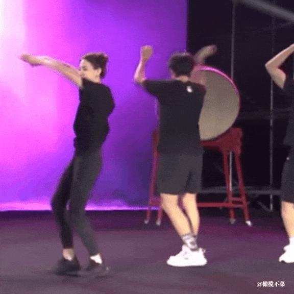 这算哪门子塌房啊……