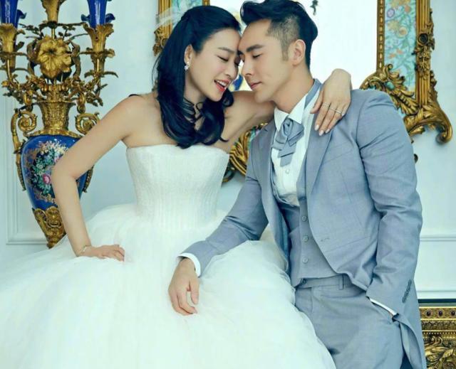张伦硕发声抨击假新闻！晒与钟丽缇合照，力证婚姻幸福