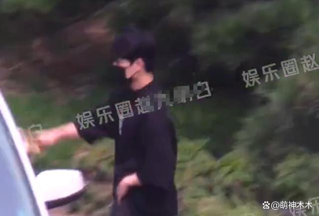 杨洋每次拍戏都传绯闻,王楚然连续三天同住,被质疑在盯岗