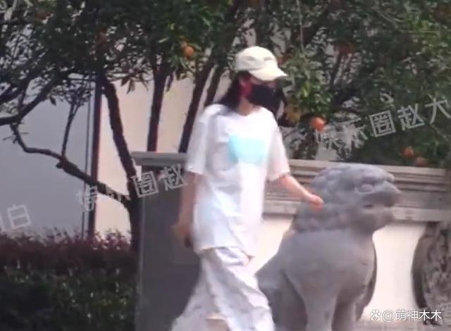 杨洋每次拍戏都传绯闻,王楚然连续三天同住,被质疑在盯岗