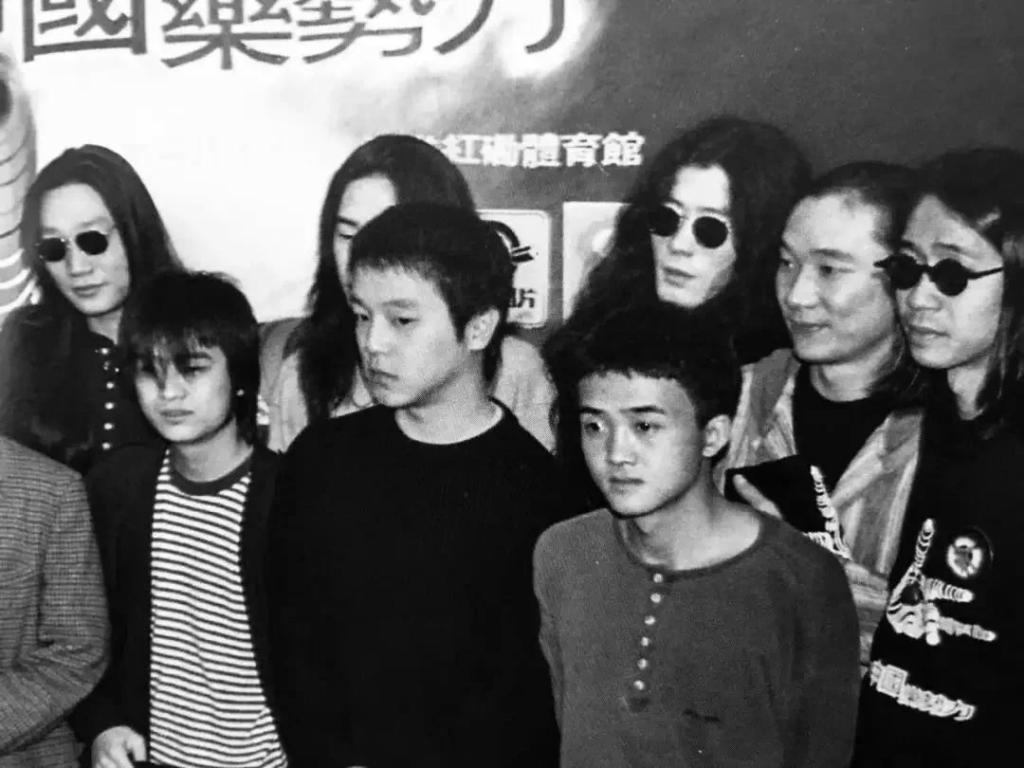 他要是没进精神病院，贵圈不至于如此