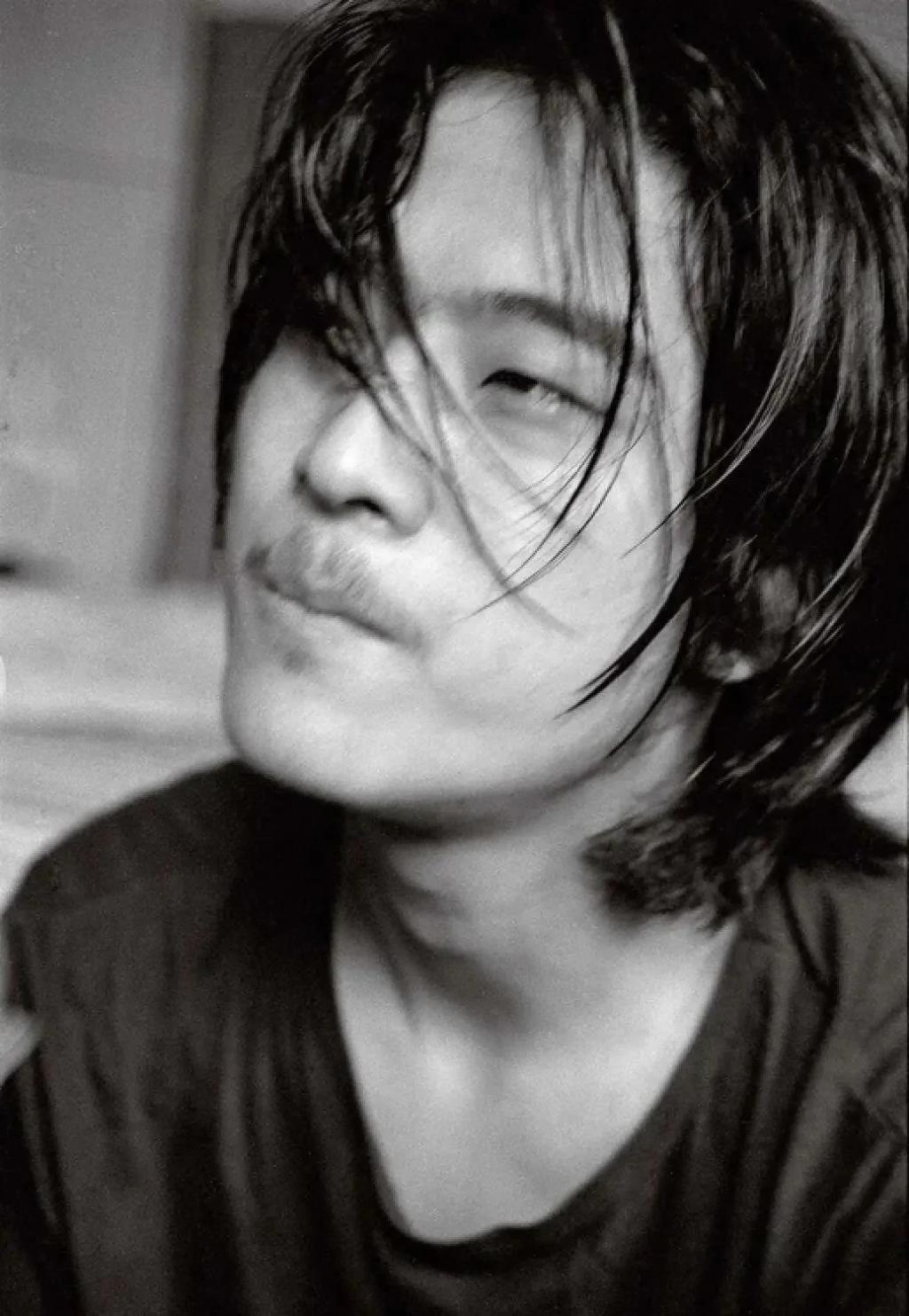 他要是没进精神病院，贵圈不至于如此