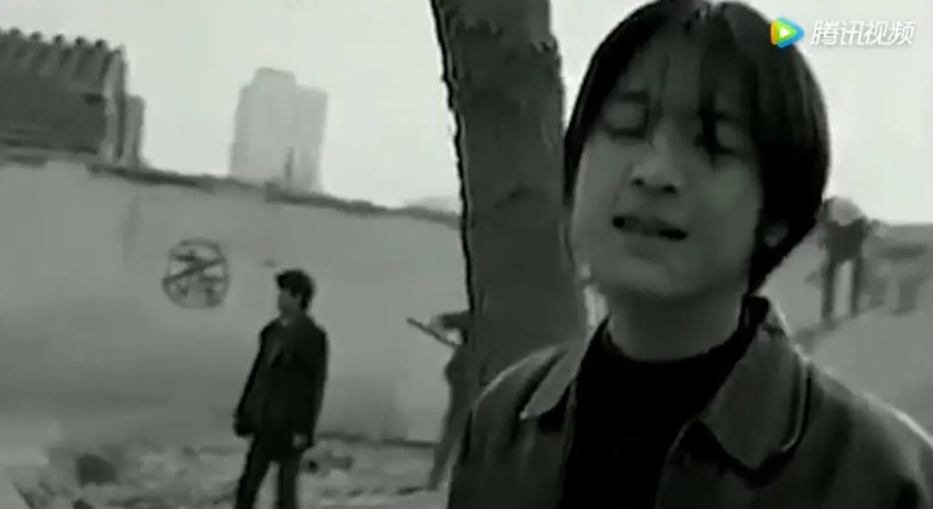 他要是没进精神病院，贵圈不至于如此