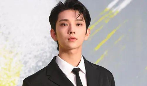 top男团成员和网红恋爱同居已3年？恨不得秀到粉丝脸上