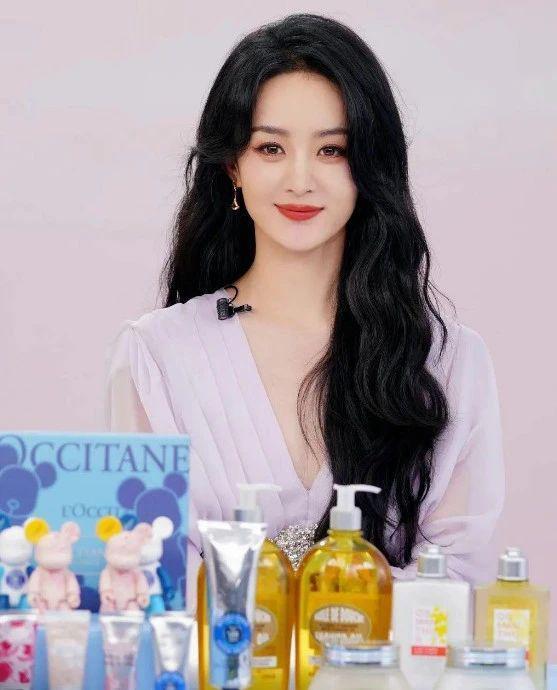 一年卖 24 亿，过气明星带货赚麻了