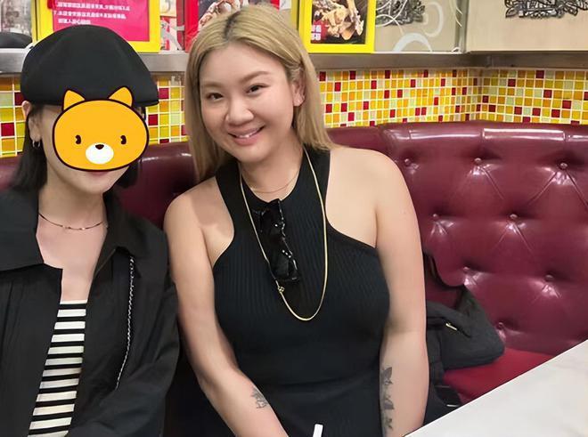 郑欣宜抑郁症停工4个月后暴瘦！久违现身展露笑颜