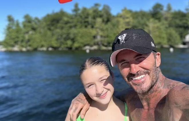 贝克汉姆一家出游，12岁小七发育过猛穿吊带短裙