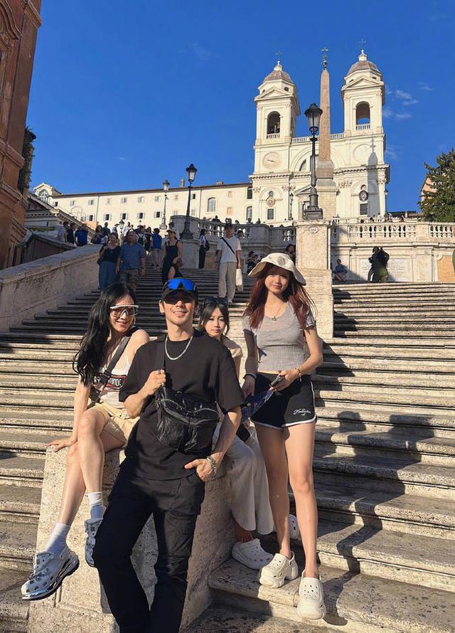 钟丽缇夫妇发联合律师声明 晒全家游照辟谣离婚