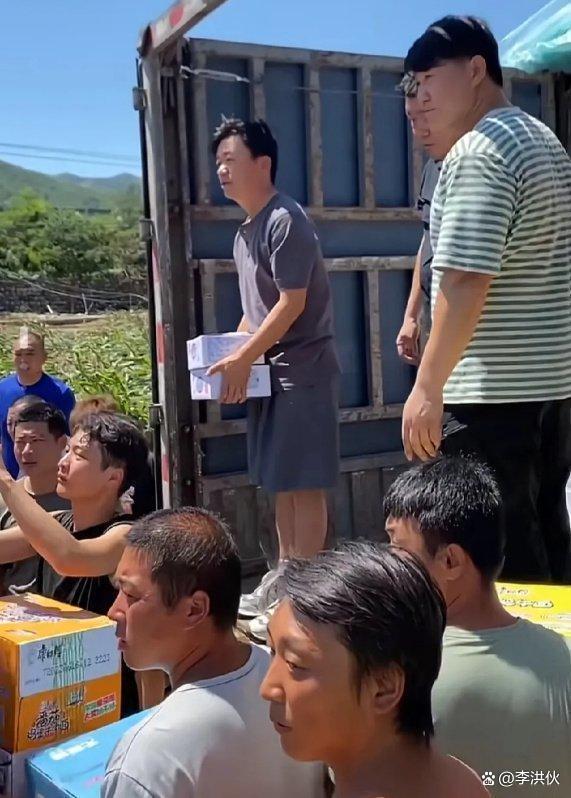 好心当成驴肝肺？嘎子被疑向河北灾区诈捐物资，老家政府帮其澄清