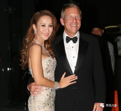 李玟离世后，她的二姐竟也被指责了？
