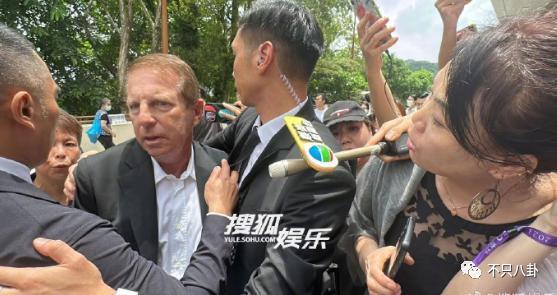 李玟离世后，她的二姐竟也被指责了？