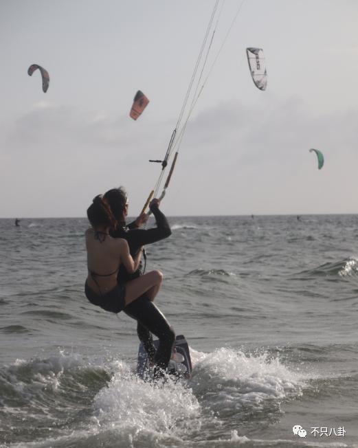 怀孕了？她的感情经历好坎坷，现在终于好事将近了吗……