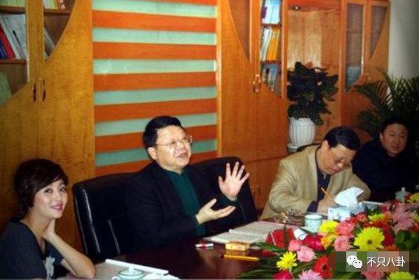 怀孕了？她的感情经历好坎坷，现在终于好事将近了吗……