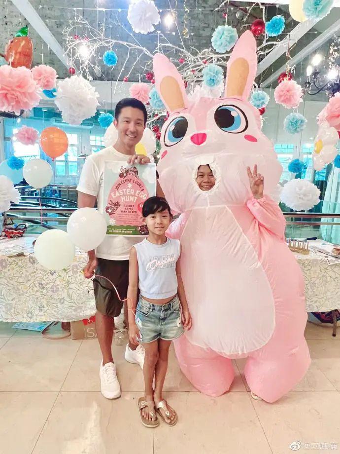 曝立威廉近况暴瘦黝黑和年轻判若两人，8岁女儿颜值受非议