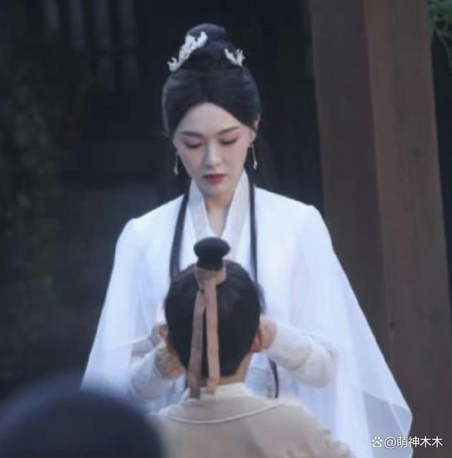 39岁唐嫣又演少女！新剧造型显老，被嘲讽像灭绝师太