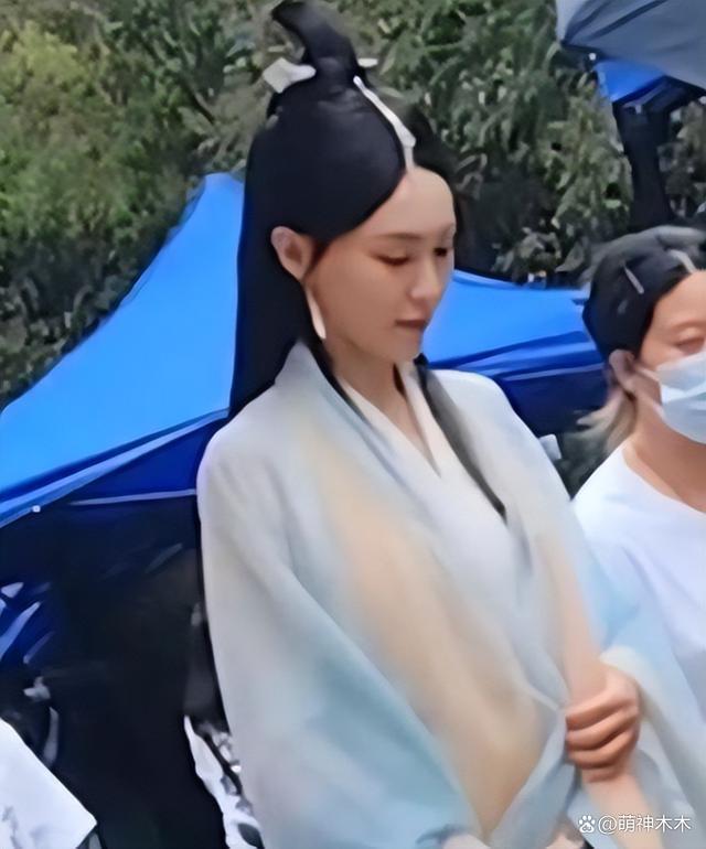 39岁唐嫣又演少女！新剧造型显老，被嘲讽像灭绝师太