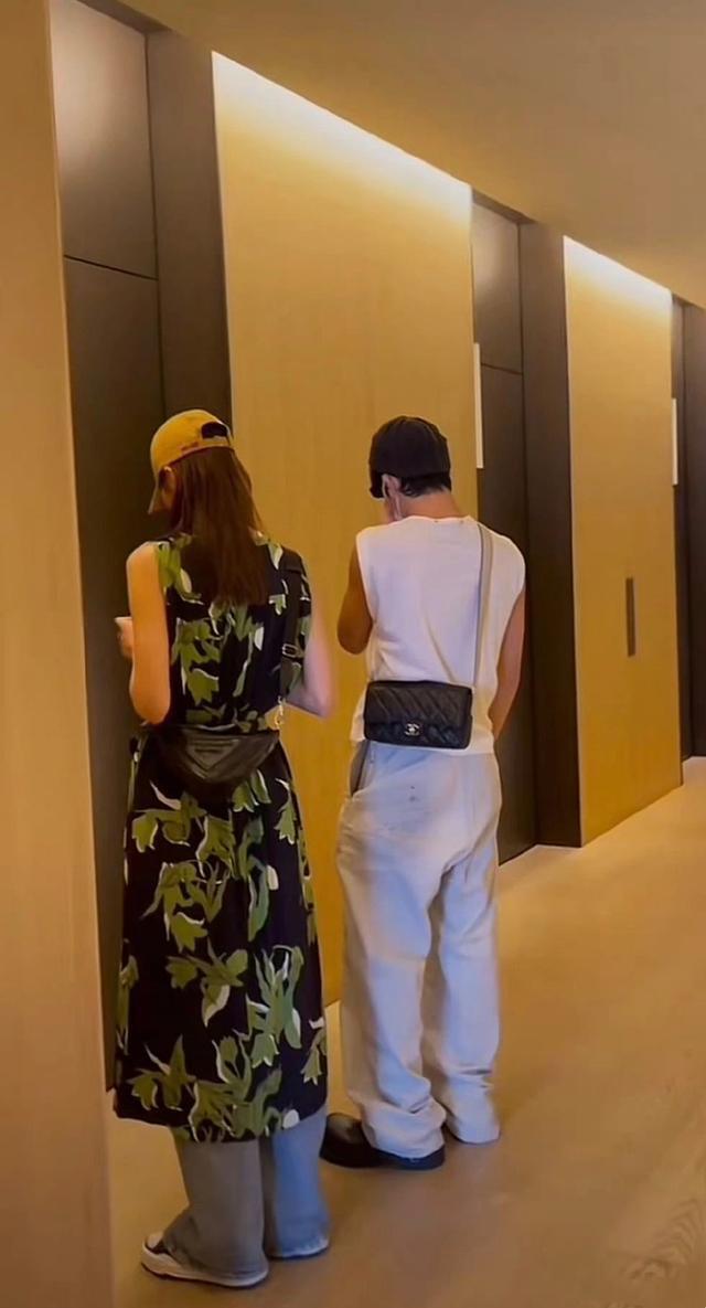 网友酒店偶遇井柏然刘雯 打扮休闲游日本