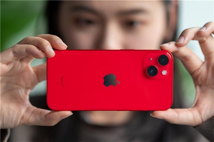 苹果iPhone 15系列用上了“华为口”？变化很大但别高兴太早