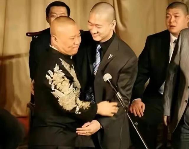曹云金何云伟同框直播超10万观看量，留言已东山再起评论