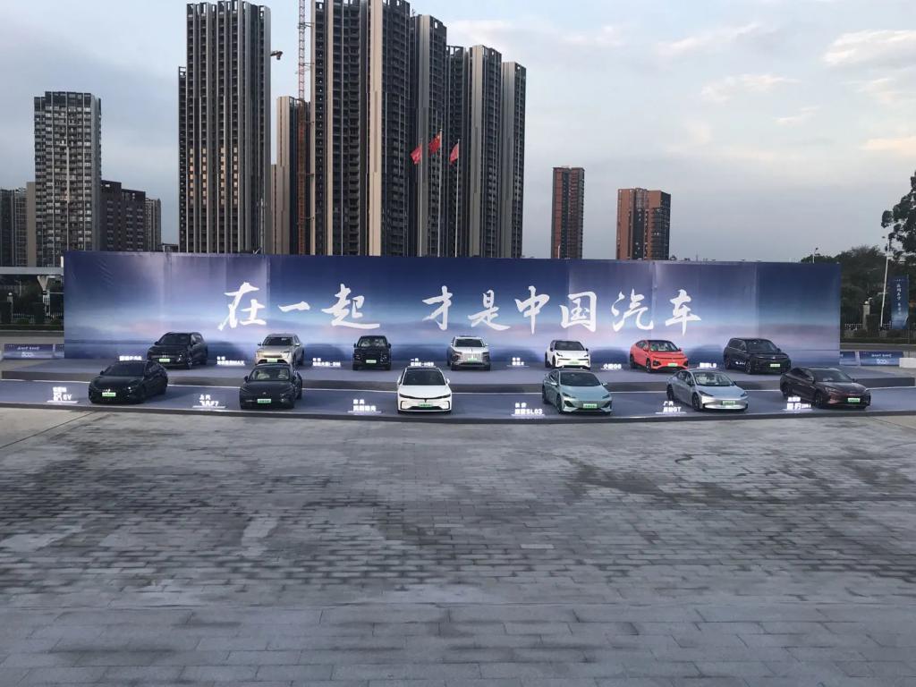 昨晚王传福哭了,但比亚迪赢了