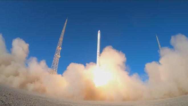 为了存档人类文明，他们决定把30000件作品送上月球。