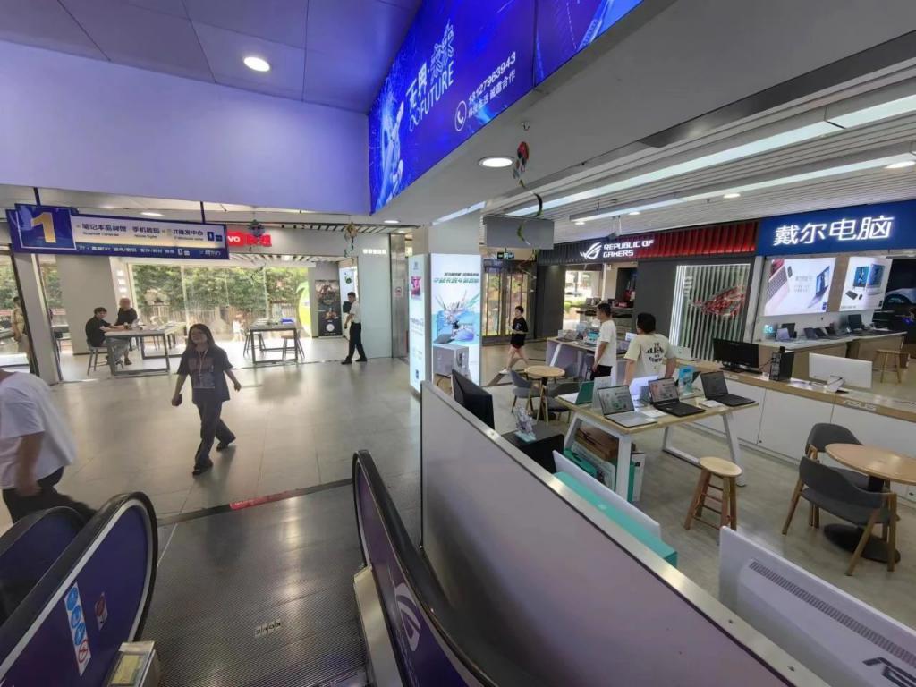 线下买电脑比电商还便宜？差价近千元等卖场乱象再起