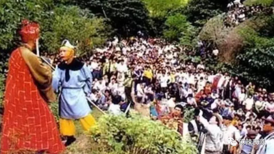 占用马路骂粉丝还说“算了”，高贵个什么劲啊
