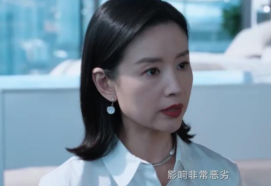 48岁周迅的精英生活，浪漫极了