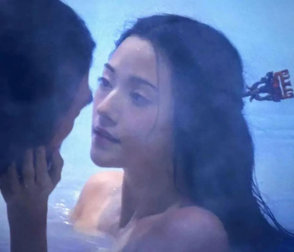 新人妲己娜然，差点就当了成龙儿媳妇？