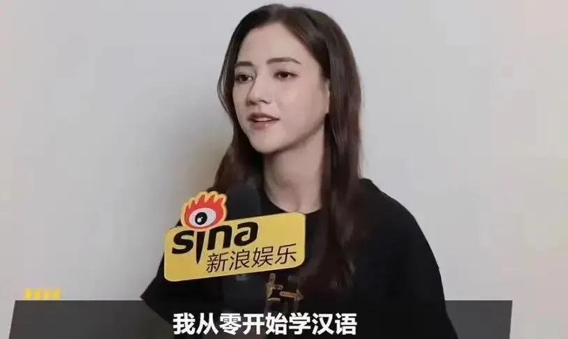新人妲己娜然，差点就当了成龙儿媳妇？