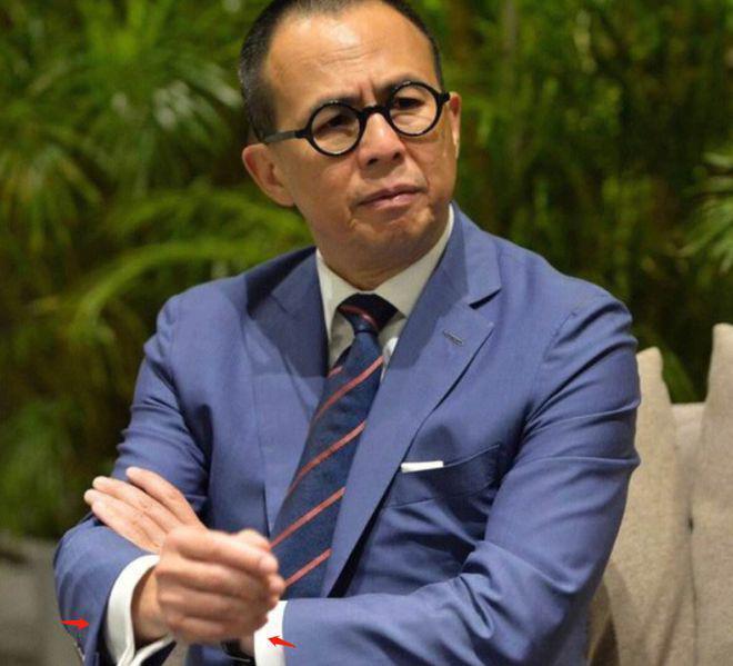 梁洛施罕晒婚宴照，长子五官似李嘉诚，身侧男伴打码引猜测
