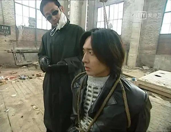 同样演“黑老大”，王传君张颂文陈道明放一起，差别出来了