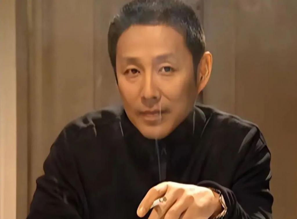 同样演“黑老大”，王传君张颂文陈道明放一起，差别出来了