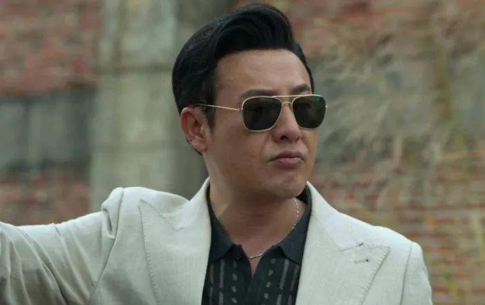 同样演“黑老大”，王传君张颂文陈道明放一起，差别出来了