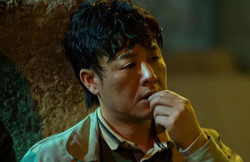 同样演“黑老大”，王传君张颂文陈道明放一起，差别出来了