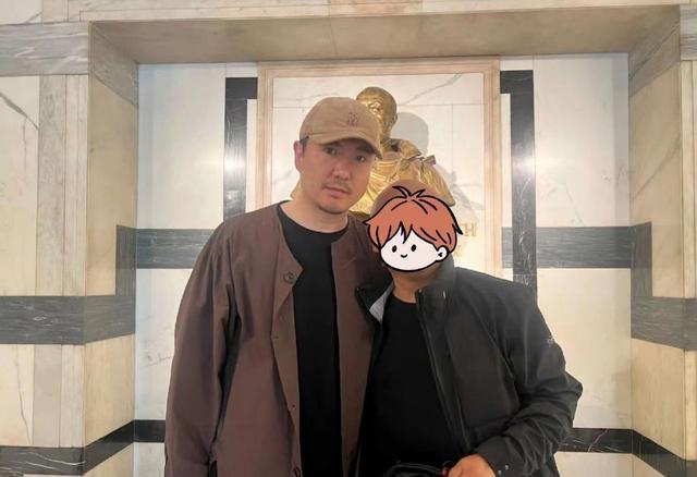 网友大英博物馆偶遇沈腾 夸其温和谦逊军艺校草名不虚传